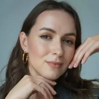 Peelingi chemiczne – jak działają i dlaczego warto je robić?