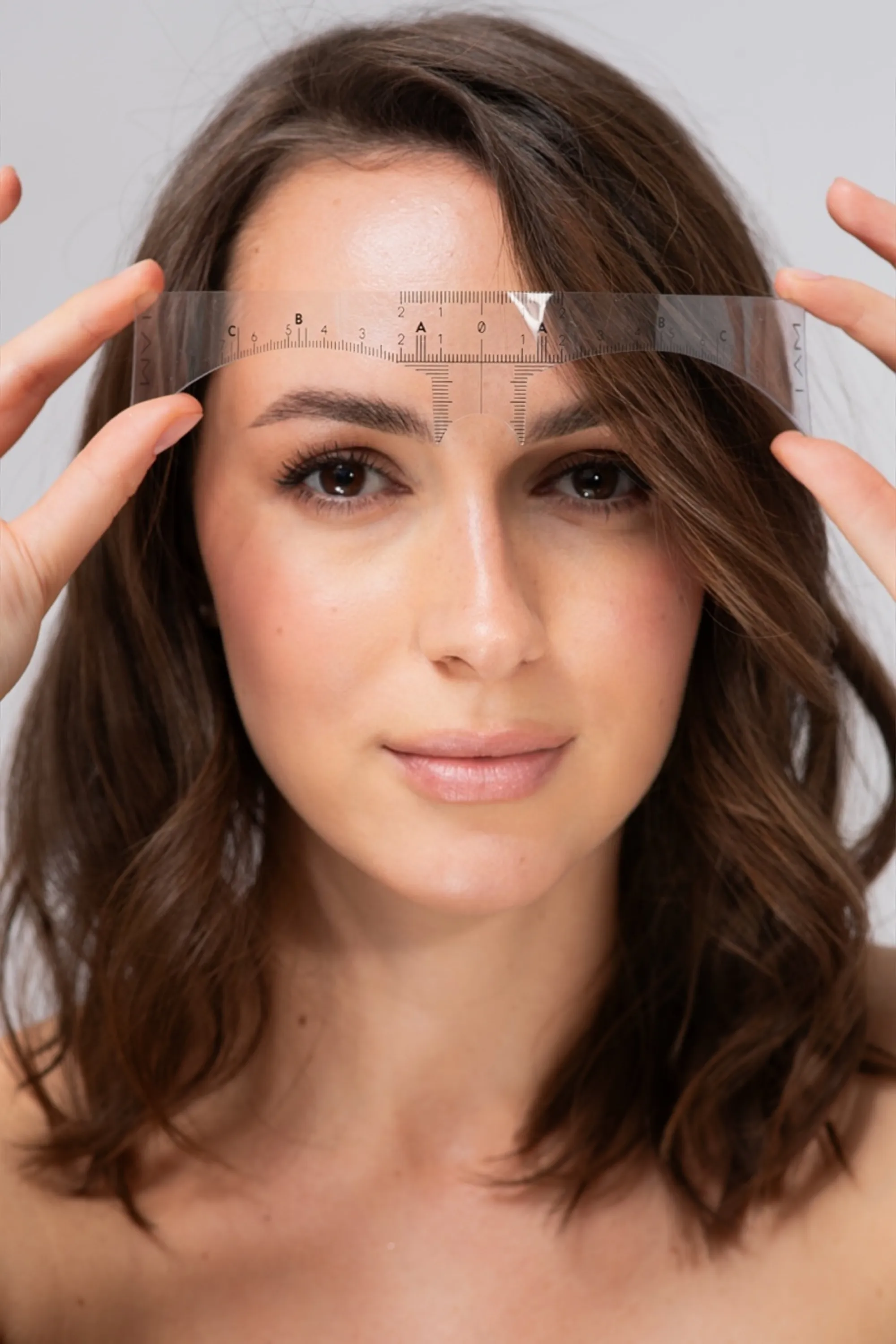 Przeczytaj więcej o makijażu permanentnym brwi